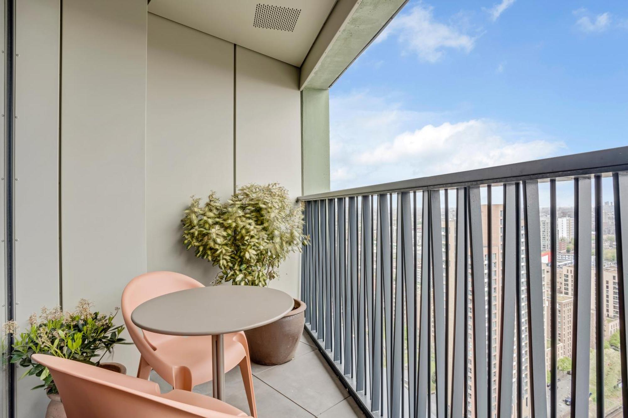 Riverstone Heights * Londra
