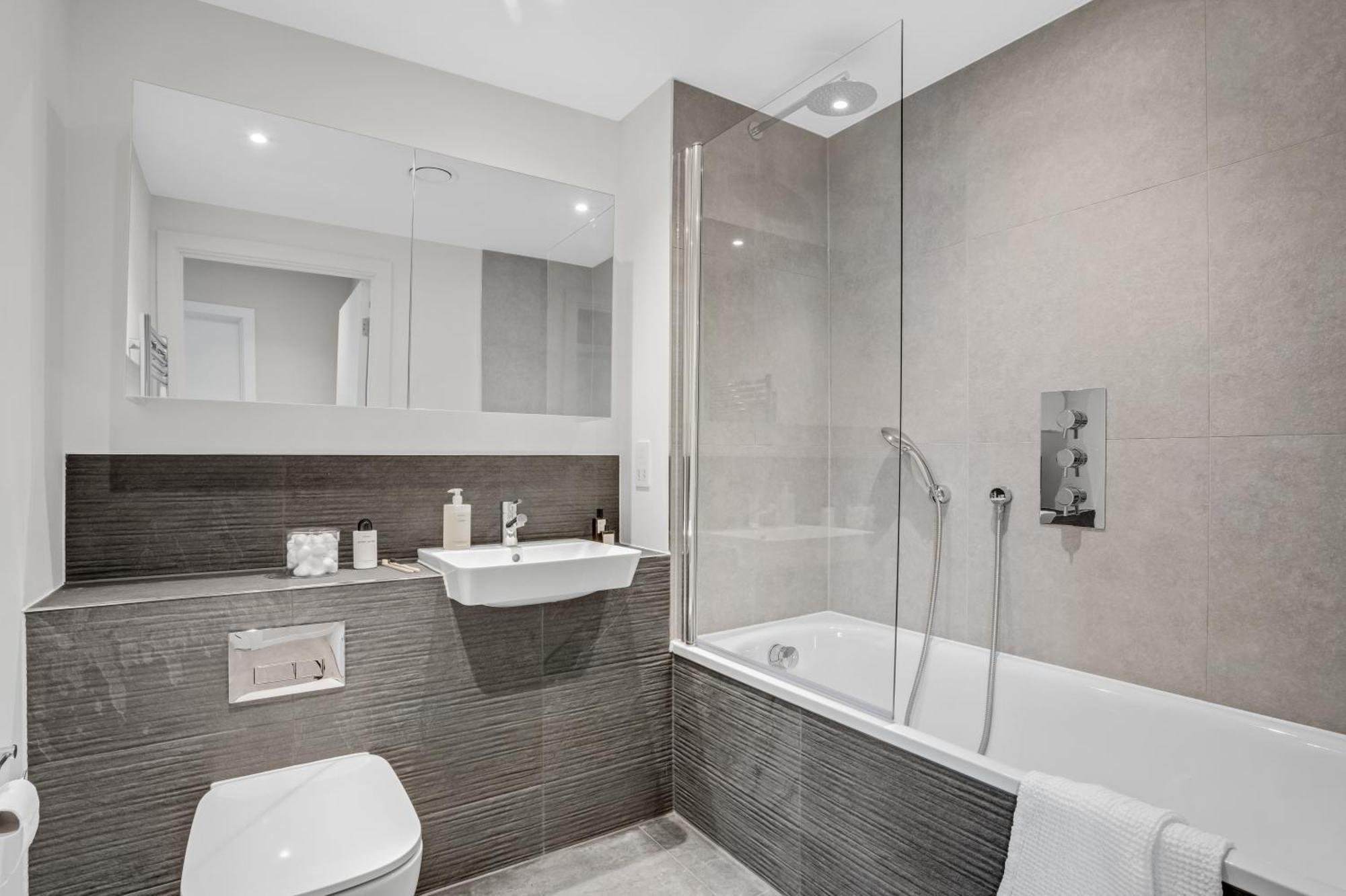 Riverstone Heights * Londra